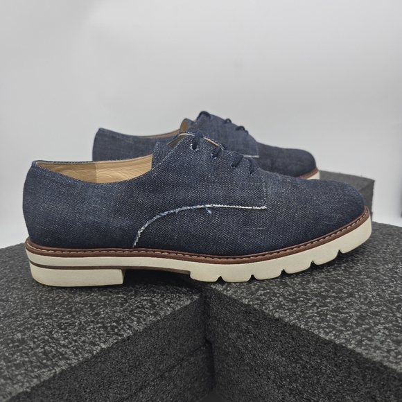 Stuart Weitzman Blue and White Suede Oxfords with Lace-Up Design - Picture 8 of 9